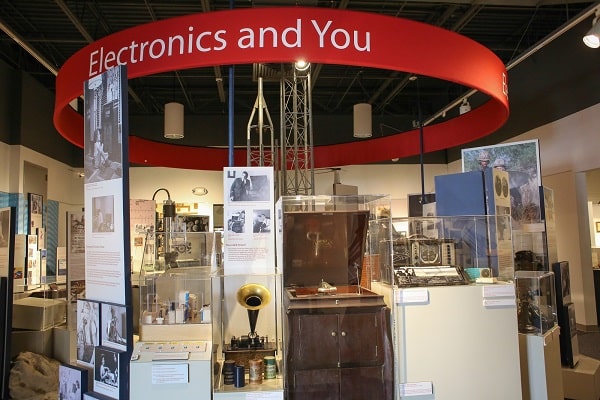 نمایشگاه الکترونیک و قطعات